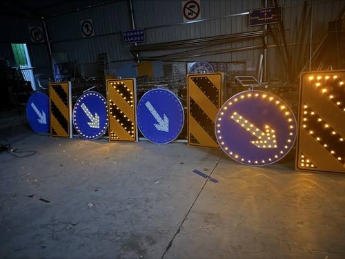 玉溪玉溪河南太阳能自发光交通路标牌厂家